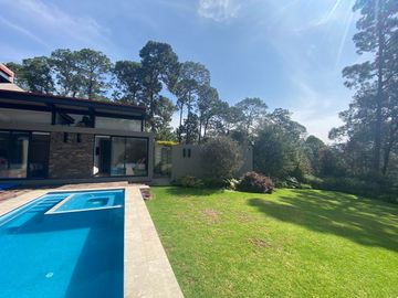 VENTA CASA AVANDARO VALLE DE BRAVO - BOSQUE ALTO