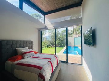 VENTA CASA AVANDARO VALLE DE BRAVO - BOSQUE ALTO