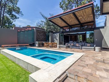 VENTA CASA AVANDARO VALLE DE BRAVO - BOSQUE ALTO