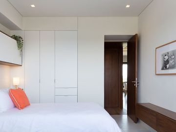Departamento en edificio sustentable con vista al mar, campo de golf y reserva