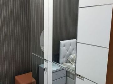 Apt. Gunawangsa Manyar Full furnish baru City view