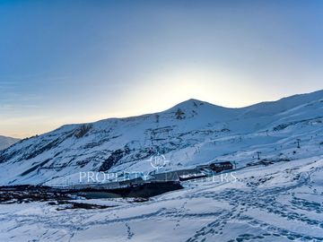 Valle Nevado, ski in and out