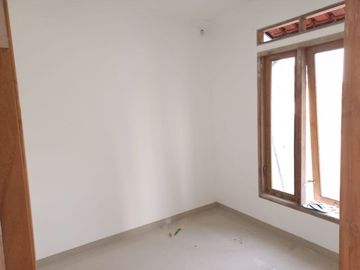 RUMAH SIAP HUNI TENGAH KOTA 2 LANTAI HARGA MURAH