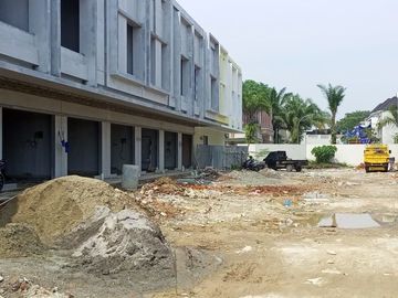 Dijual Ruko Pisa Grande Blok B Gading Serpong Area Ramai Strategis*