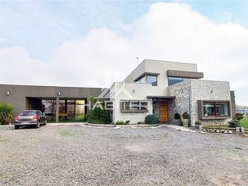 Gran Casa mediterránea 5D,4B, Zapallar Curicó (36676)