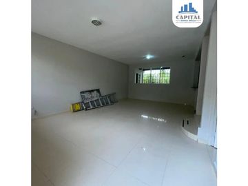 SE VENDE CASA DUPLEX EN RESIDENCIAL FLORES - VILLA DE LAS ACACIAS