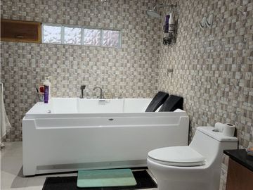 VENTA DE CASA DE 3 PISOS EN CONDOMINIO SOL DE PIMENTEL