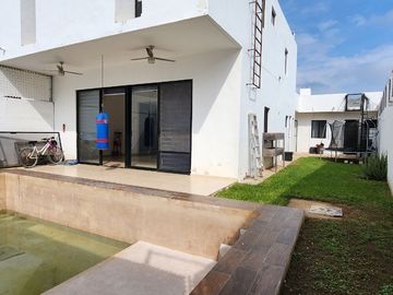 Venta casa 3 recamaras con piscina en Real Montejo