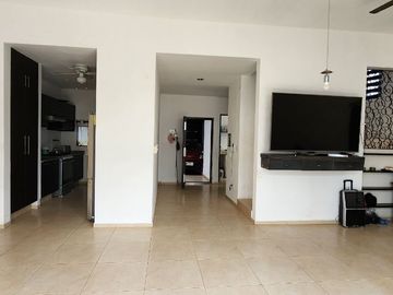 Venta casa 3 recamaras con piscina en Real Montejo