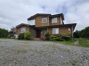 Casa en venta de 4 dorm. en Puerto Varas