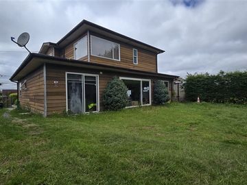 Casa en venta de 4 dorm. en Puerto Varas