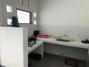 Rumah 2 lantai dalam perumahan elit di jln Solo KM 11