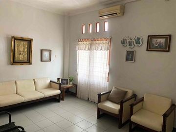 Rumah 2 lantai dalam perumahan elit di jln Solo KM 11