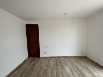 Depa entrega inmediata a 5 min de plaza del sol