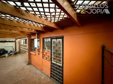 Casa en venta de 5 dorm. en Villa Alemana