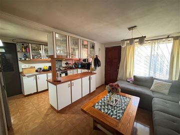 Casa en Venta Puente Alto/ 5 dormitorios/Cerca del Metro