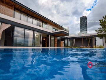 Casa de Lujo  en venta  con alberca Fracc Gran Jardín León