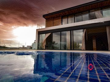 Casa de Lujo  en venta  con alberca Fracc Gran Jardín León