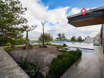 Casa de Lujo  en venta  con alberca Fracc Gran Jardín León