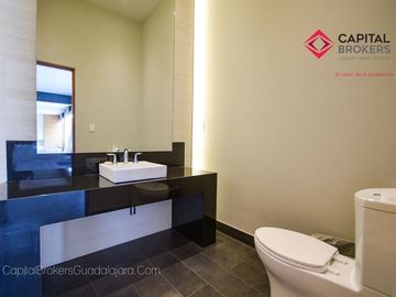 Casa de Lujo  en venta  con alberca Fracc Gran Jardín León