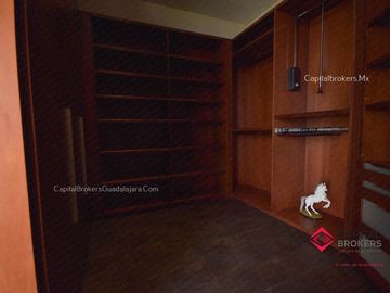 Casa de Lujo  en venta  con alberca Fracc Gran Jardín León