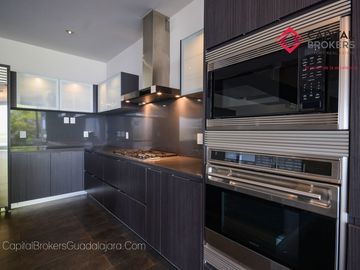 Casa de Lujo  en venta  con alberca Fracc Gran Jardín León