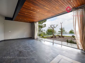 Casa de Lujo  en venta  con alberca Fracc Gran Jardín León