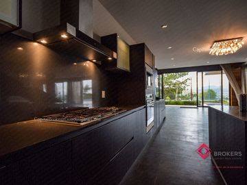 Casa de Lujo  en venta  con alberca Fracc Gran Jardín León