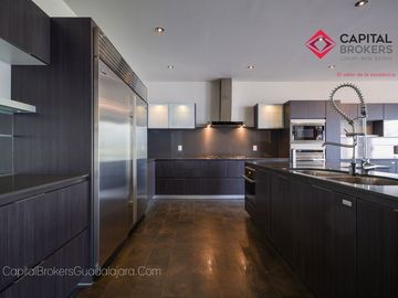Casa de Lujo  en venta  con alberca Fracc Gran Jardín León
