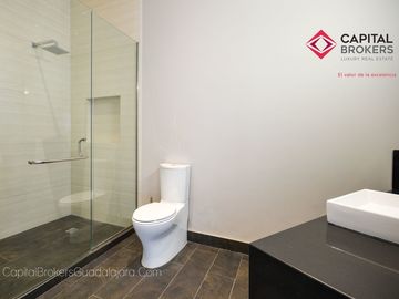Casa de Lujo  en venta  con alberca Fracc Gran Jardín León