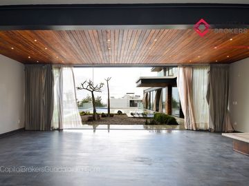 Casa de Lujo  en venta  con alberca Fracc Gran Jardín León