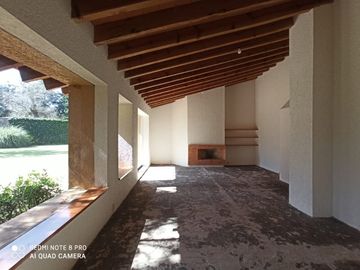 Preciosa casa y 2,300 M2 de Terreno, Ideal para la familia