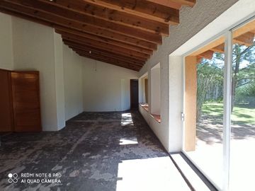 Preciosa casa y 2,300 M2 de Terreno, Ideal para la familia