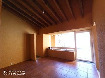 Preciosa casa y 2,300 M2 de Terreno, Ideal para la familia