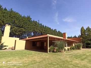 Preciosa casa y 2,300 M2 de Terreno, Ideal para la familia