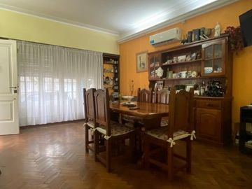 Casa PH en venta en Moron Centro