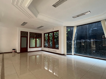 RUMAH LOKASI STRATEGIS TENGAH KOTA DI RAYA PUPUTAN RENON DENPASAR