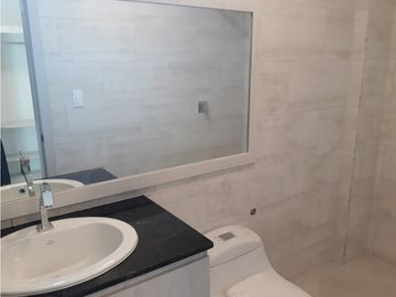 Venta de casa 4 habitaciones Urb. Costa vía a San Mateo sector sur.