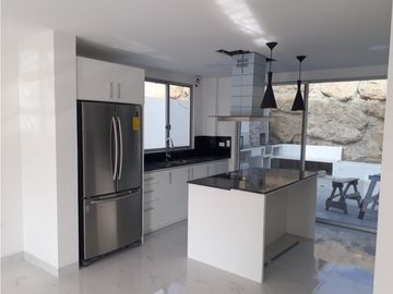 Venta de casa 4 habitaciones Urb. Costa vía a San Mateo sector sur.