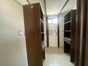 Amplia casa en venta en Isla Celeste, Samborondón