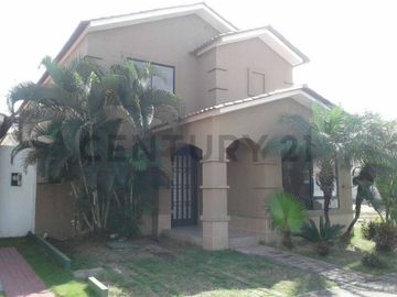 Amplia casa en venta en Isla Celeste, Samborondón