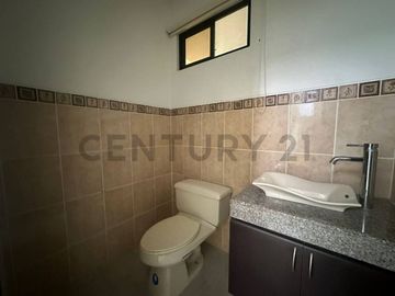 Amplia casa en venta en Isla Celeste, Samborondón