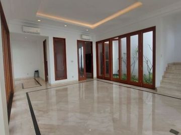 RUMAH MEWAH SIAP HUNI STRATEGIS DI PONDOK INDAH JAKARTA SELATAN