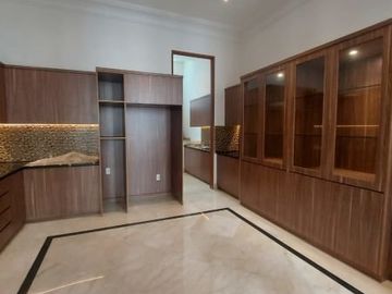 RUMAH MEWAH SIAP HUNI STRATEGIS DI PONDOK INDAH JAKARTA SELATAN