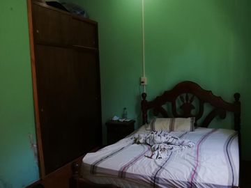 Casa 3 ambientes, garage, quincho.