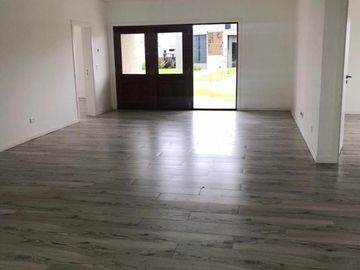 Casa a Estrenar en Planta Baja en Barrio Privado Fincas de Hudson
