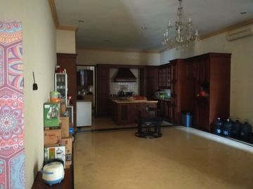 Rumah diJual di Cipete Utara, Jakarta Selatan. Bagus desain Klasik