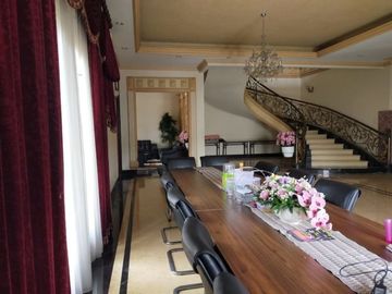 Rumah diJual di Cipete Utara, Jakarta Selatan. Bagus desain Klasik