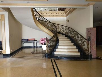 Rumah diJual di Cipete Utara, Jakarta Selatan. Bagus desain Klasik