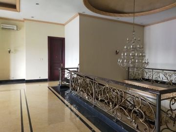 Rumah diJual di Cipete Utara, Jakarta Selatan. Bagus desain Klasik